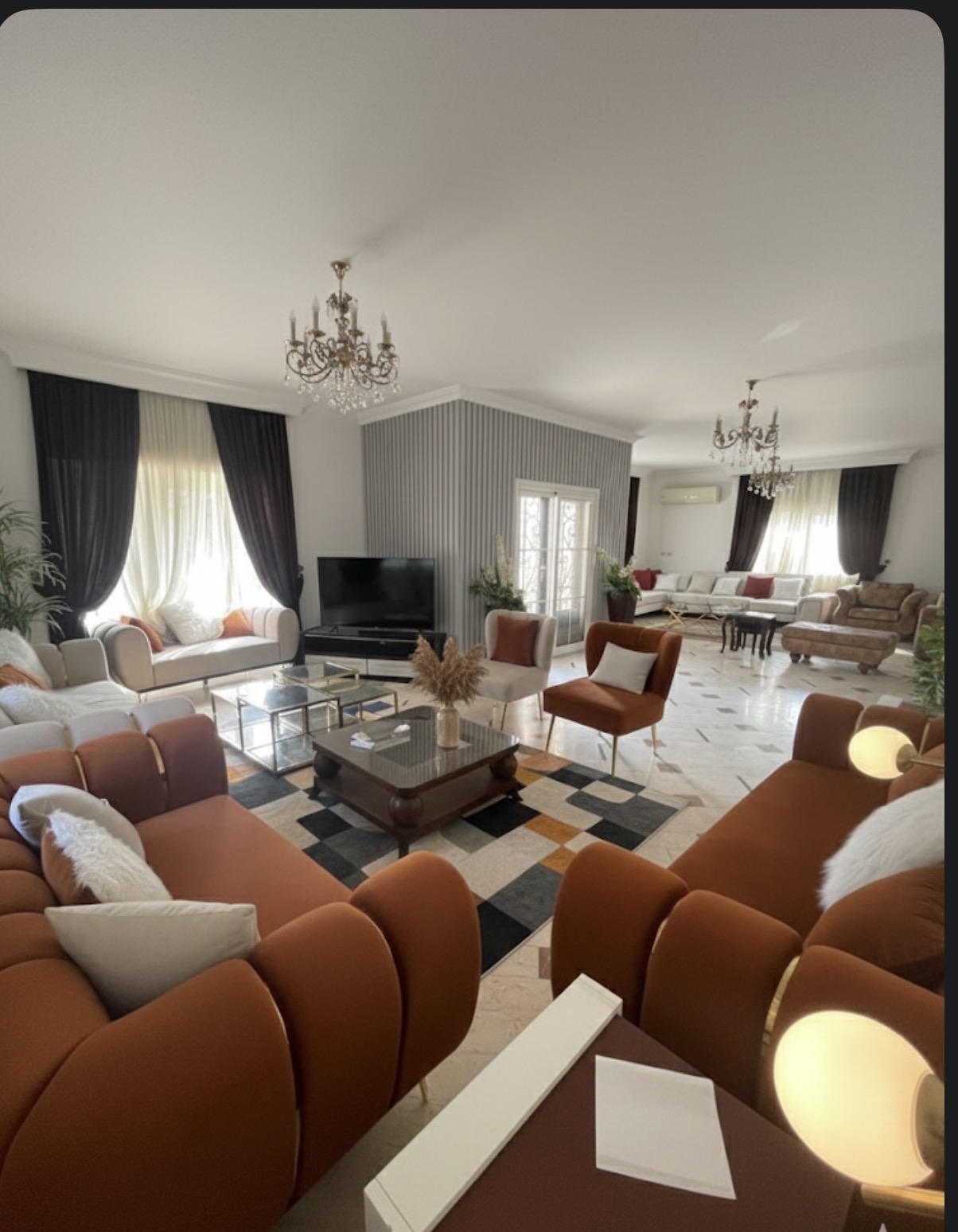 فيلا في مدينتي 890 م2 للبيع كاش بحري على حديقة كبيرة تشطيب خاص استلام فوري 55,000,000 ج 