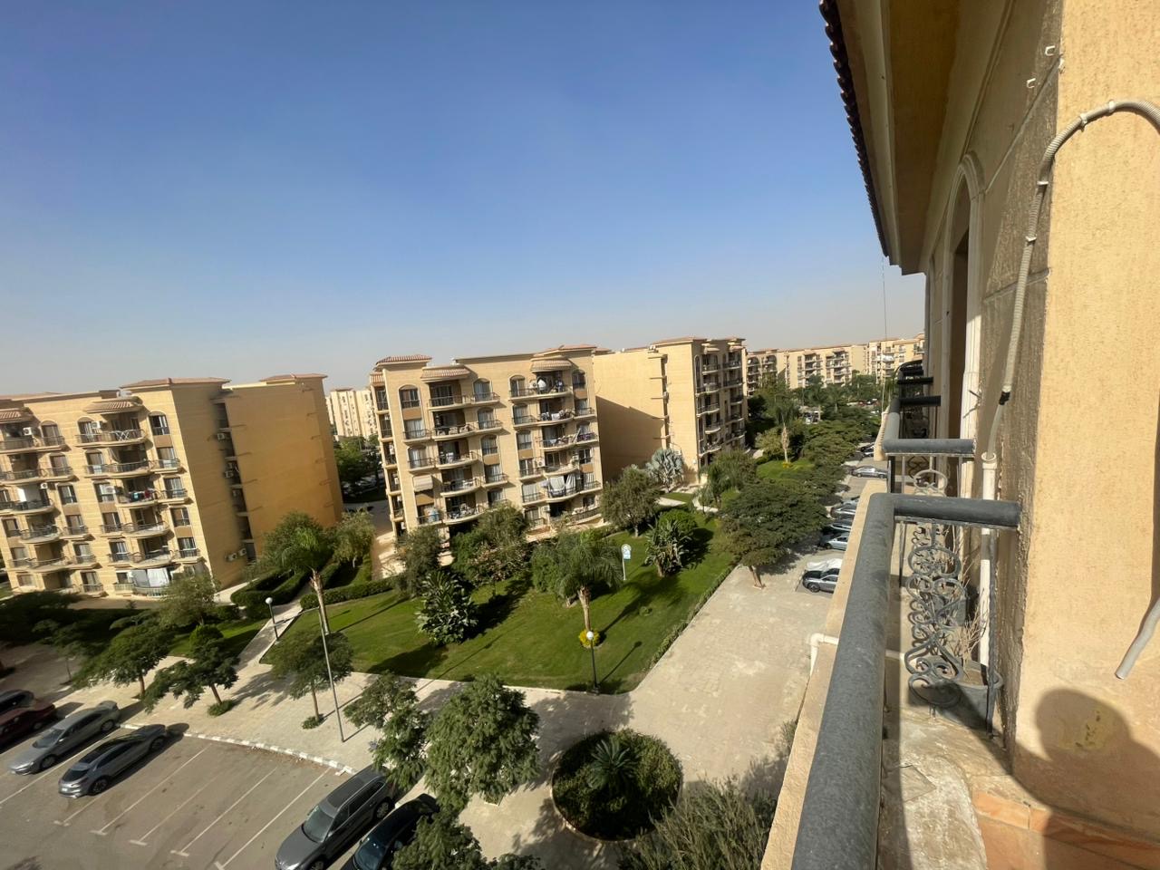 شقة في الرحاب 99 م2 للإيجار قانون جديد بحري على حديقة 20,000 ج 