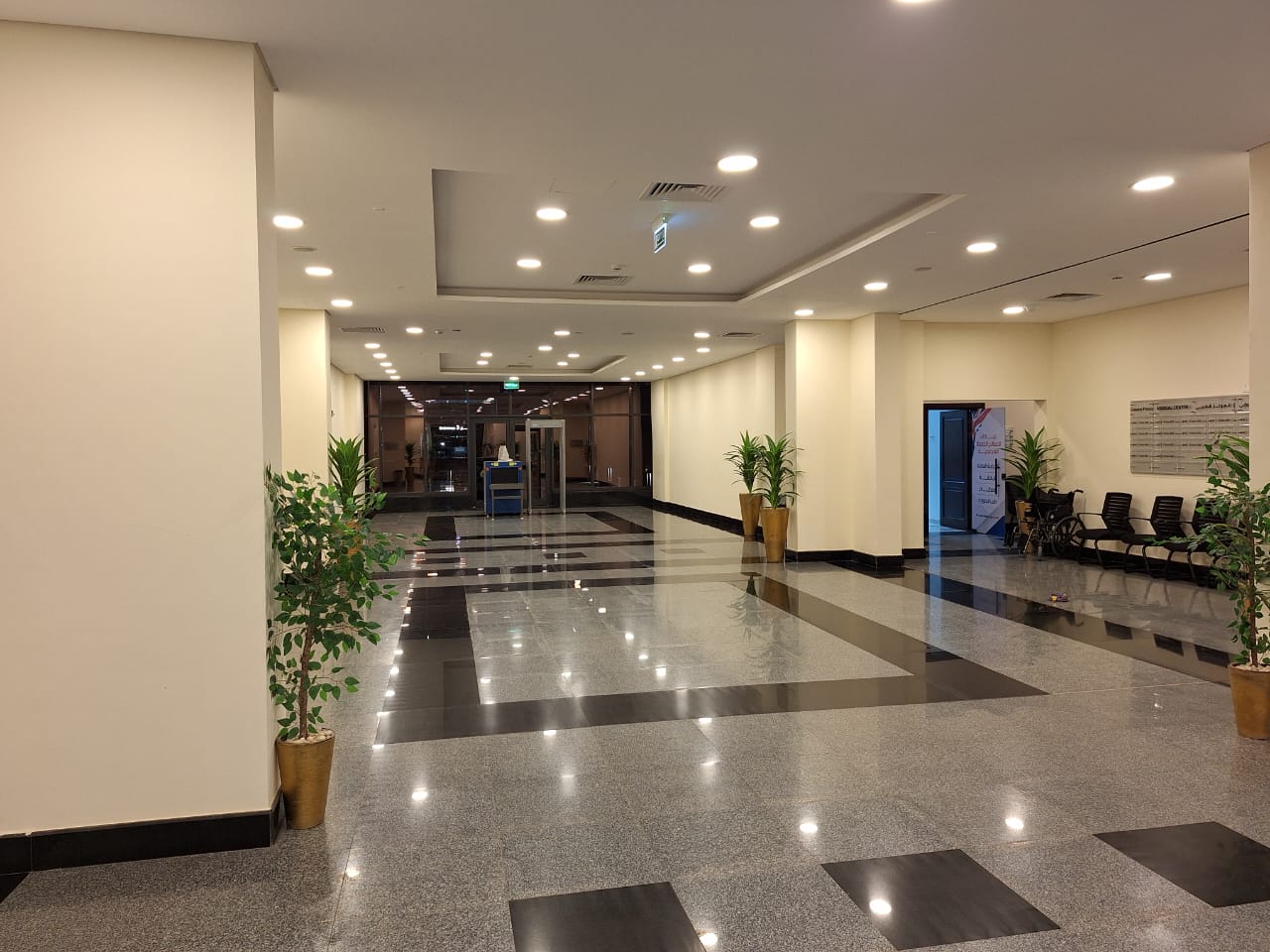 عيادة في مدينتي 47 م2 للإيجار قانون جديد تشطيب سوبر لوكس 45,000 ج 