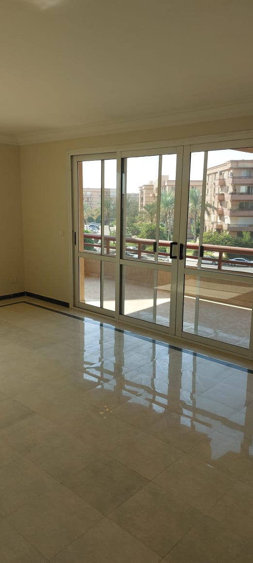 شقة في الرحاب 303 م2 للبيع كاش تشطيب خاص استلام فوري 15,000,000 ج 